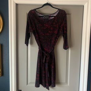 Leota burgundy jersey shift dress w/ self tie